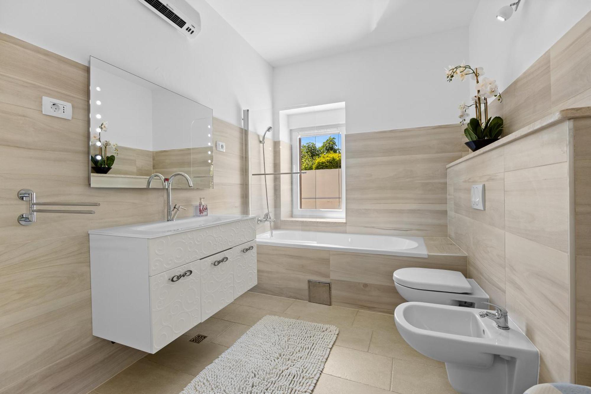 Five Bedroom Villa Emily With Pool In Медулин Экстерьер фото