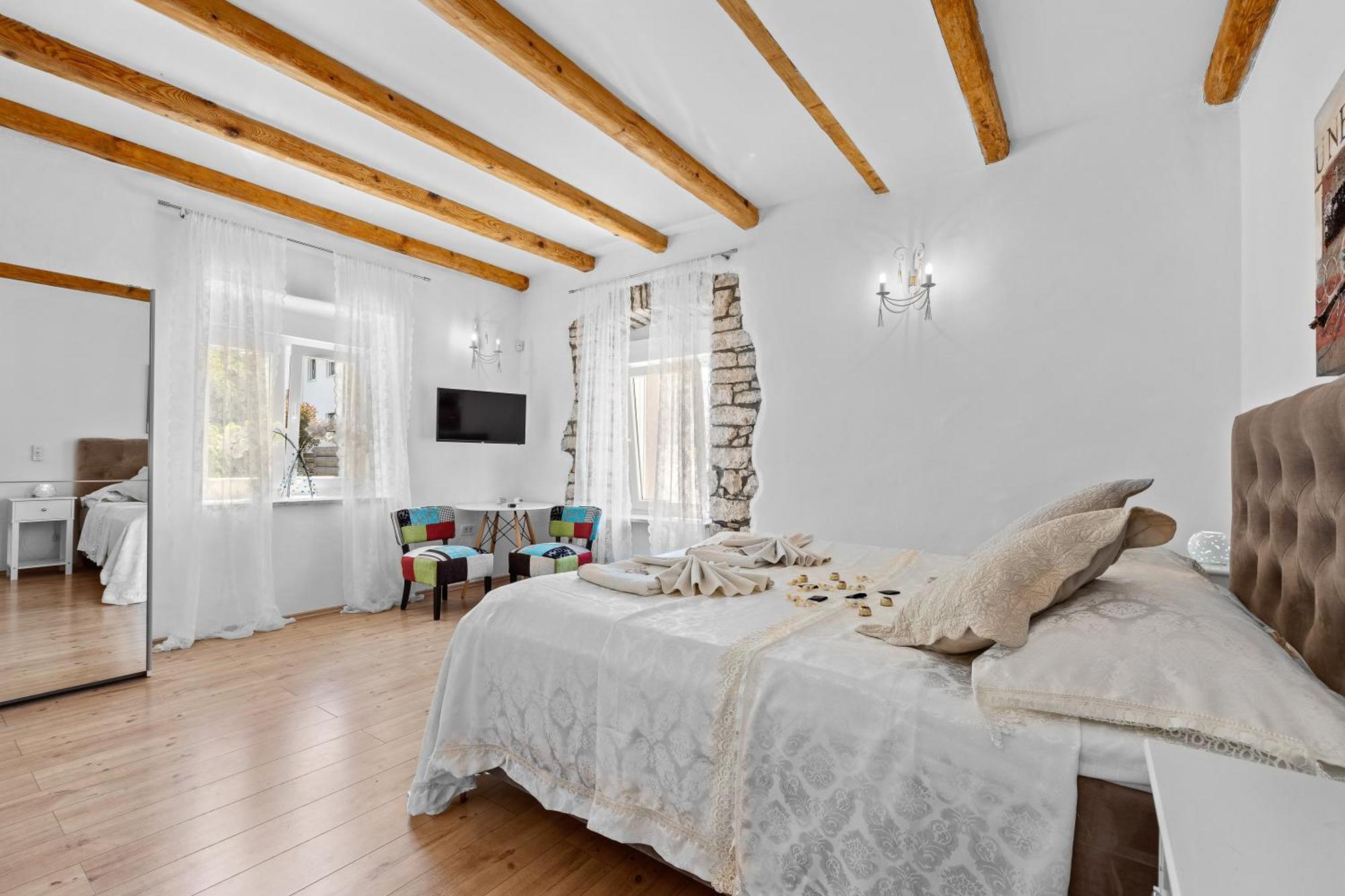 Five Bedroom Villa Emily With Pool In Медулин Экстерьер фото
